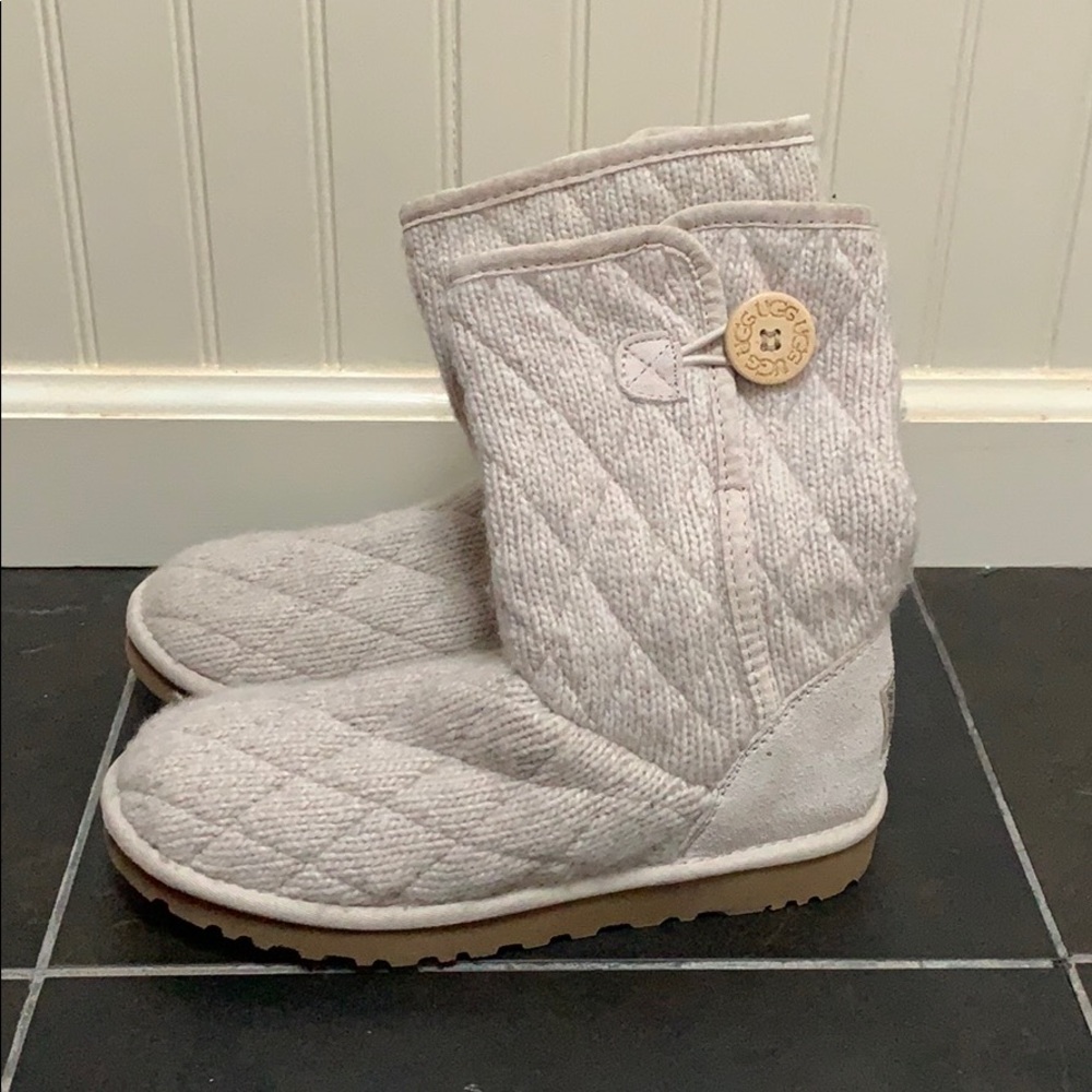 UGG button knit boots